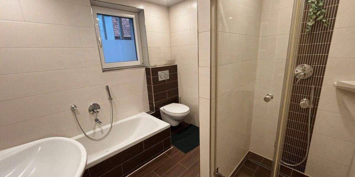 Charmantes Zweifamilien-Bauernhaus mit Scheune, Innenhof und Garten 9 zimmer