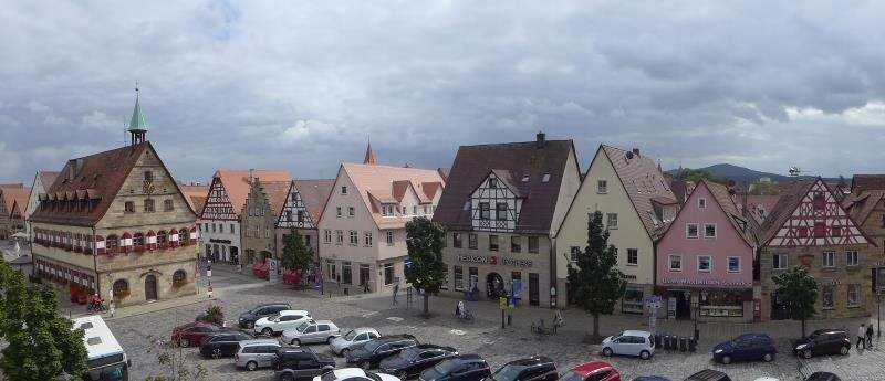 Etagenwohnung Lauf - 2 Zimmer, 90 m&sup2;, 1.320&euro; | Angebot:25699407