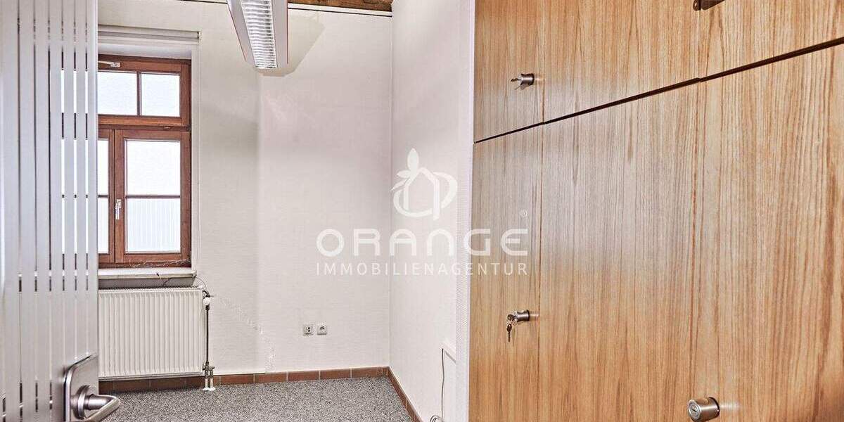 ***Direkt an der B14 - Denkmalgeschütze Gewerbefläche sucht neuen Eigentümer*** zimmer