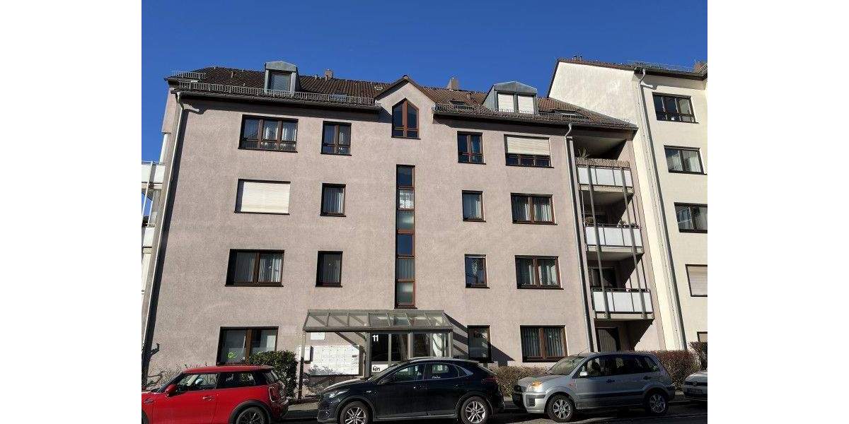 Helle, teilrenovierte 2-Zimmerwohnung - Frisch gestrichen - Neue Böden - TG-Stellplatz - Balkon 2 zimmer