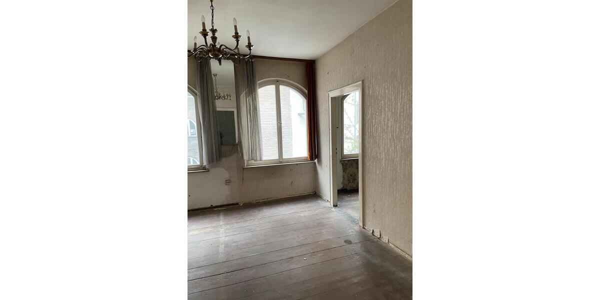 Etagenwohnung Nürnberg Sankt Leonhard - 8 Zimmer, 200 m&sup2;, 300.000&euro; | Angebot:27007176