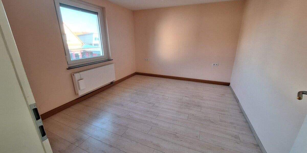 Wohnen zwischen Main-Donau Kanal und Rednitz Grund: Reihenmittelhaus mit Garten 4 zimmer