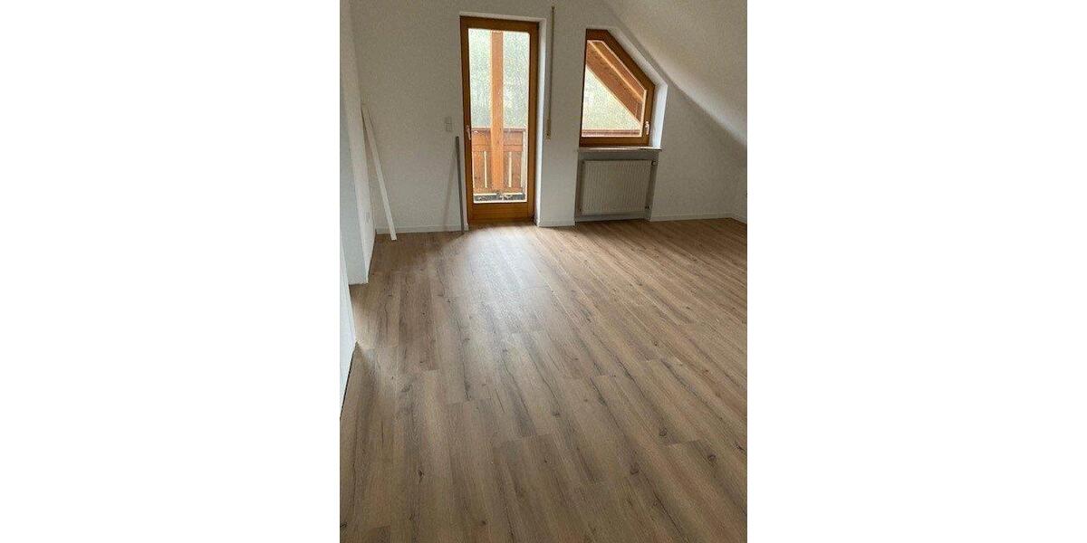Dachgeschoßwohnung Altdorf bei Nürnberg - 3 Zimmer, 80 m&sup2;, 930&euro; | Angebot:26630189