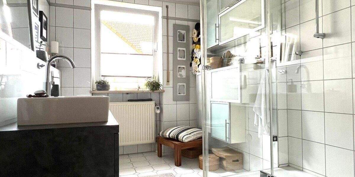 Großzügige 3-Zimmer-Eigentumswohnung mit Garage und 2 Stellplätzen 3 zimmer