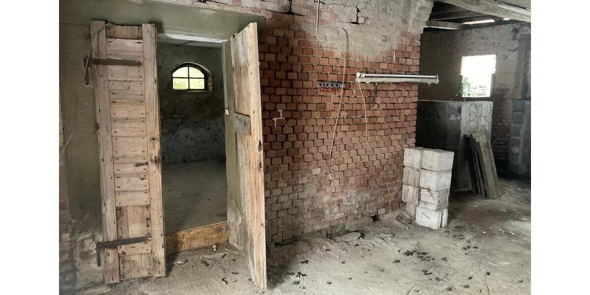 Einfamilienhaus Neuendettelsau - 9 Zimmer, 114 m&sup2;, 140.000&euro; | Angebot:24709906