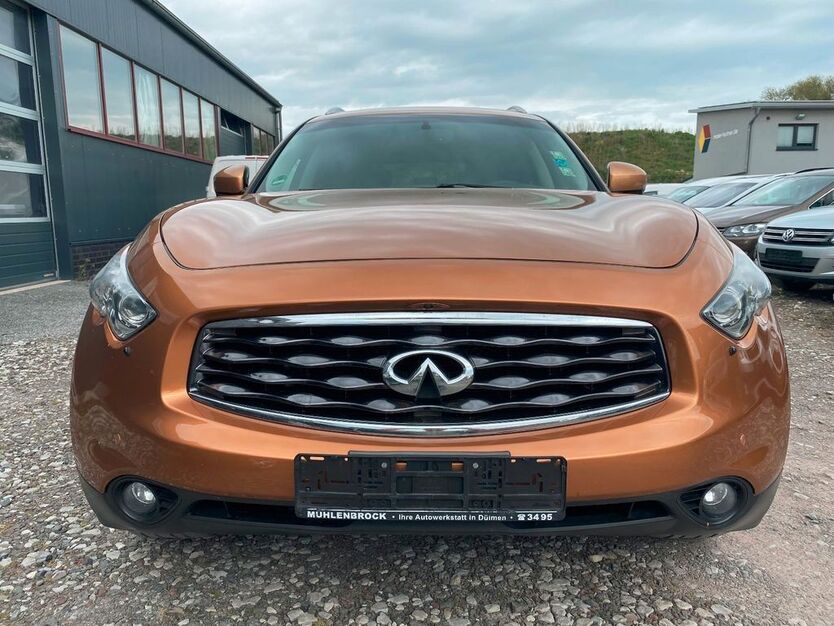 INFINITI QX70 239.000 km 9.500 € Nürnberg 90461