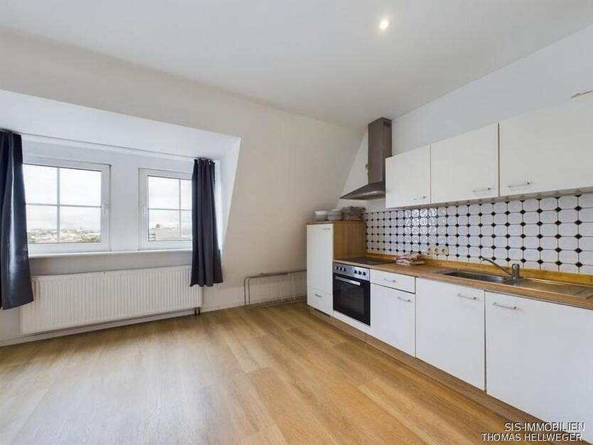 gepflegte 2-Zimmer-Wohnung mit Balkon & EBK – sofort bezugsfrei zimmer