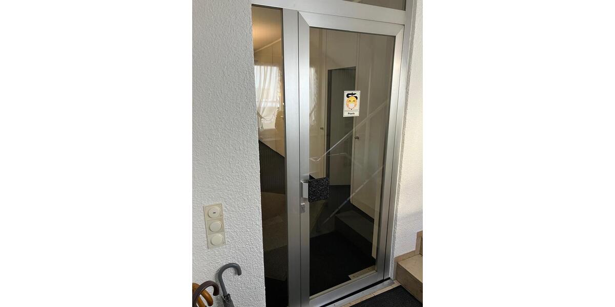 Praxis-Gewerberäume ca. 100 m² – zentrale Lage – ab sofort zimmer