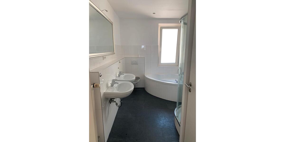 Etagenwohnung Fürth Altstadt - 2 Zimmer, 65 m&sup2;, 600&euro; | Angebot:25619456