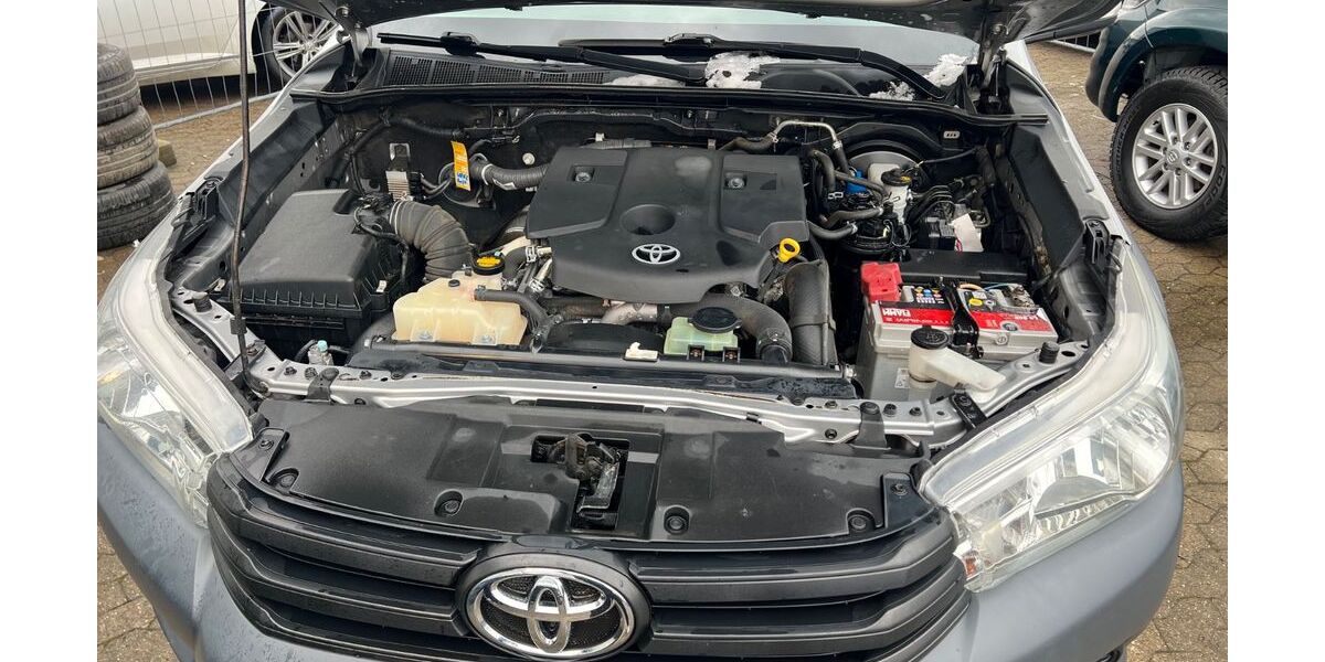 Toyota Hilux 250.000 km 17.999 &euro; Nürnberg 90439