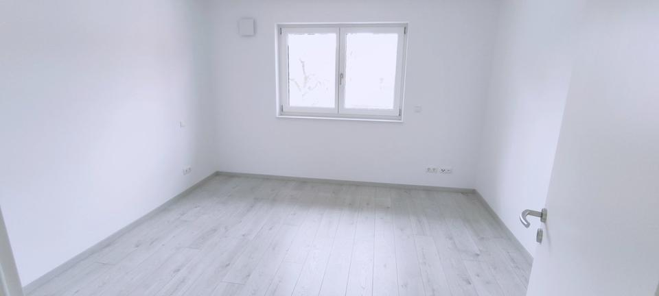 Nürnberg Großgründlach 2-Zimmer-NB-Whg mit Balkon & Stellplatz 2 zimmer