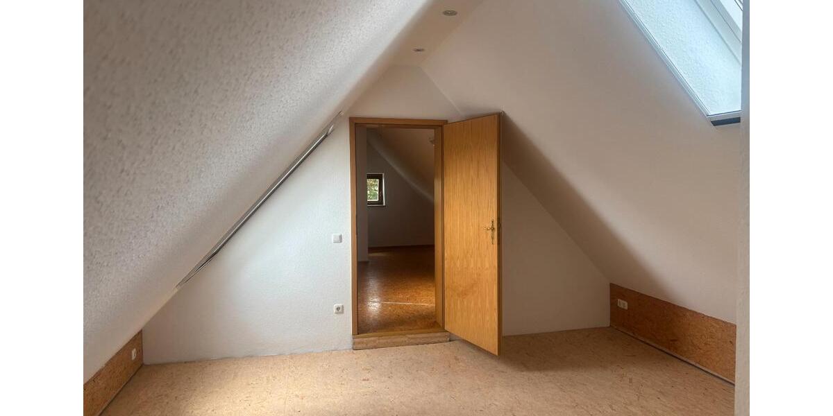 Etagenwohnung Neunkirchen am Brand - 3 Zimmer, 123 m&sup2;, 1.200&euro; | Angebot:26664495