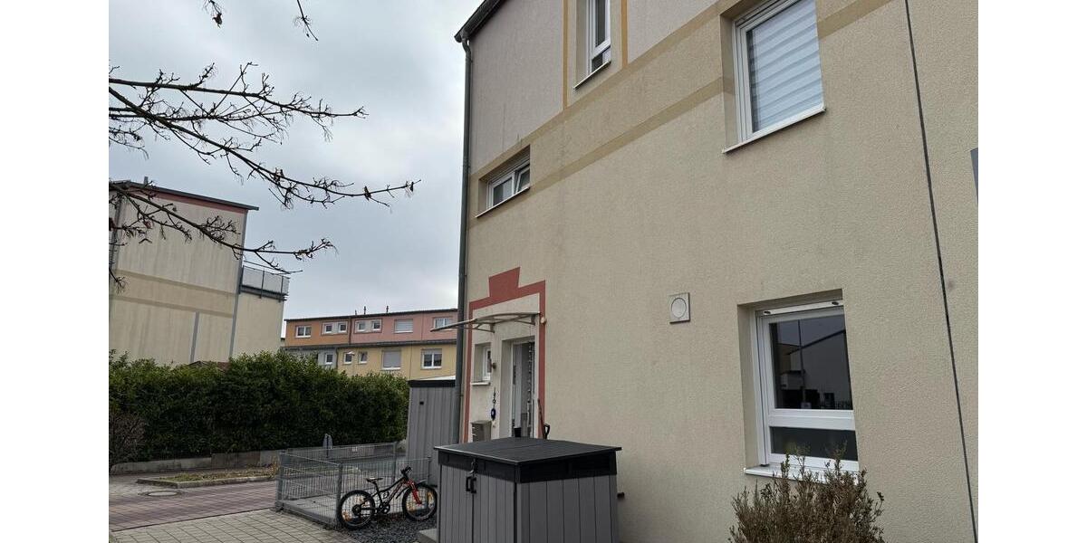 Reihenhaus Zirndorf - 4 Zimmer, 130 m&sup2;, 679.000&euro; | Angebot:25049648