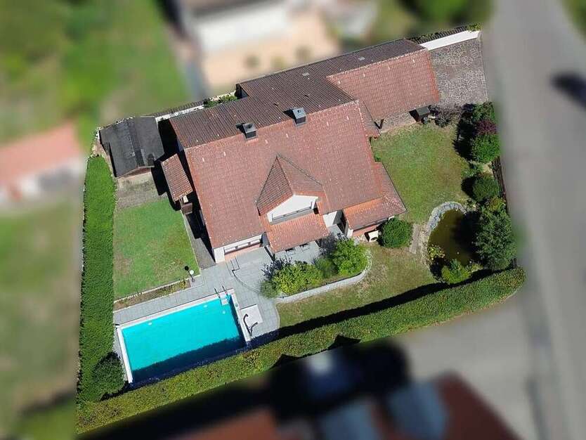 Haus zum Kaufen in Roth 729.000 € 215 m²