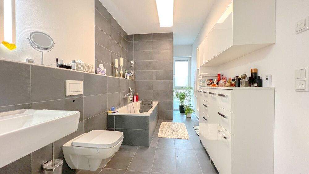 Etagenwohnung Oberasbach Kreutles - 4 Zimmer, 111 m&sup2;, 1.575&euro; | Angebot:25776653