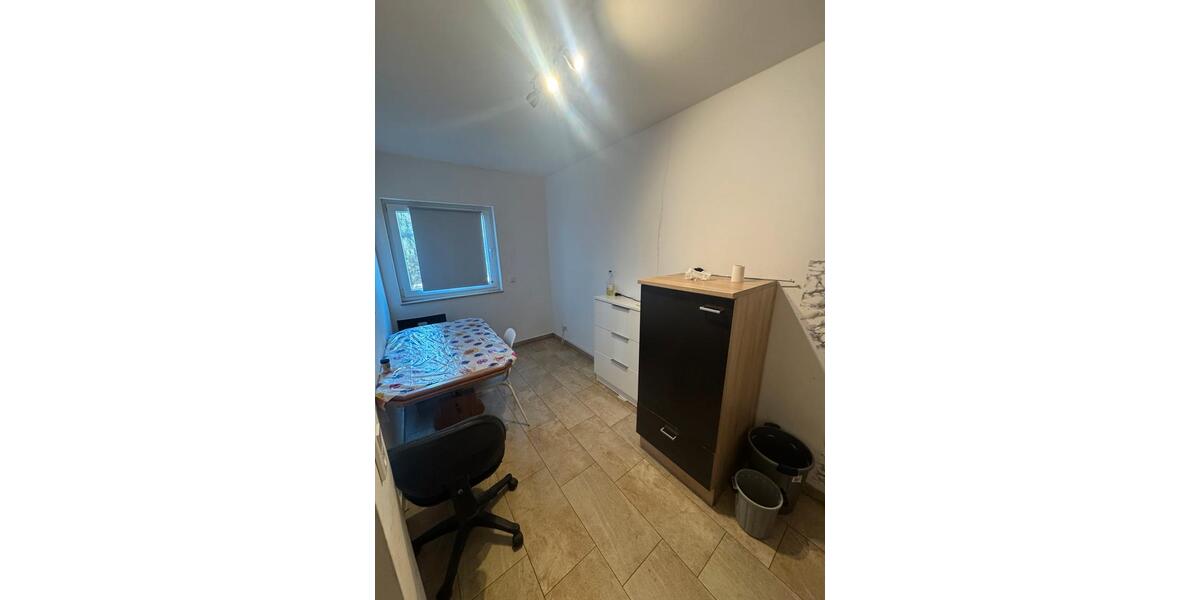 Erdgeschoßwohnung Roßtal - 1 Zimmer, 20 m&sup2;, 450&euro; | Angebot:25663286