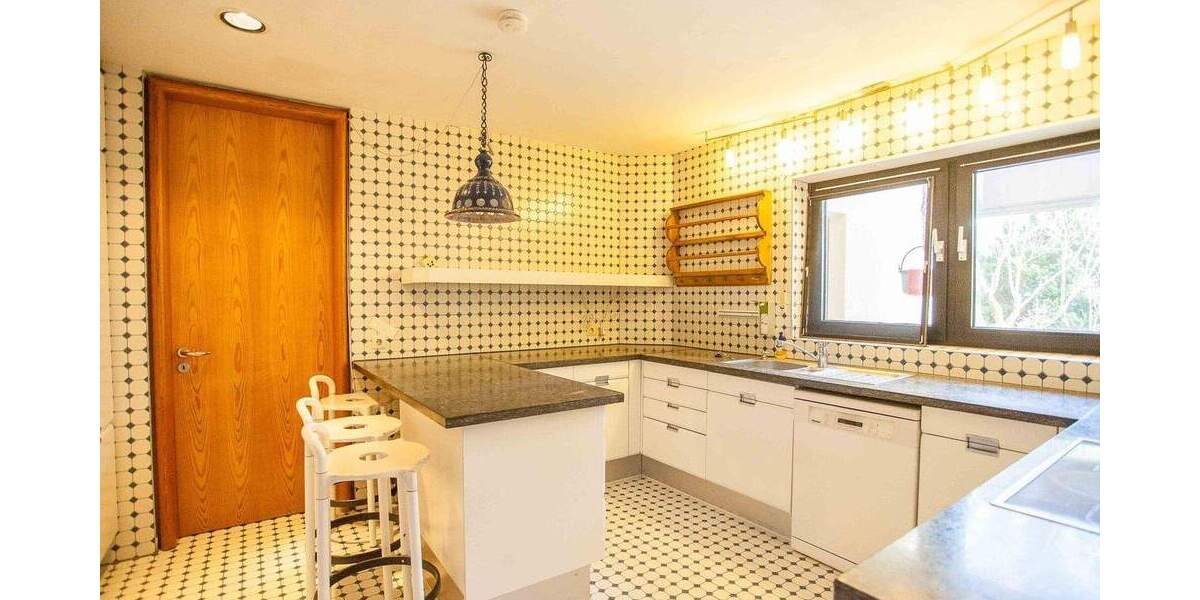 Einzigartiges Architektenhaus mit ELW auf parkähnlichem Grundstück 8 zimmer