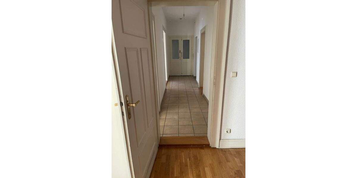 Etagenwohnung Fürth Innenstadt - 3 Zimmer, 130 m&sup2;, 1.300&euro; | Angebot:25705384