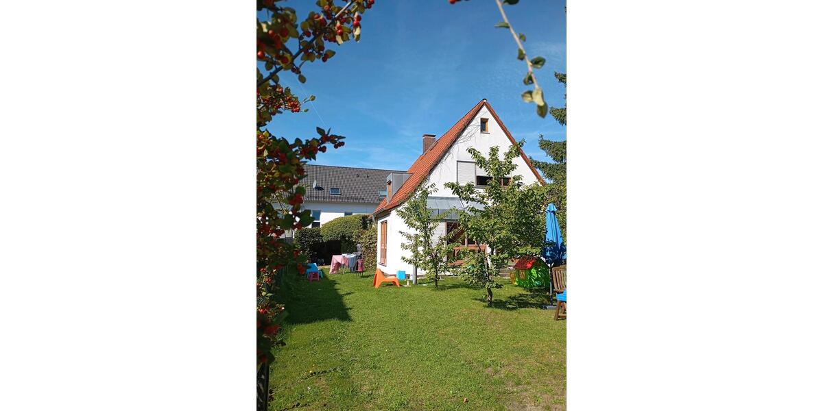 Baugrundstück mit kernsanierungsbedürftigem Einfamilienhaus zimmer