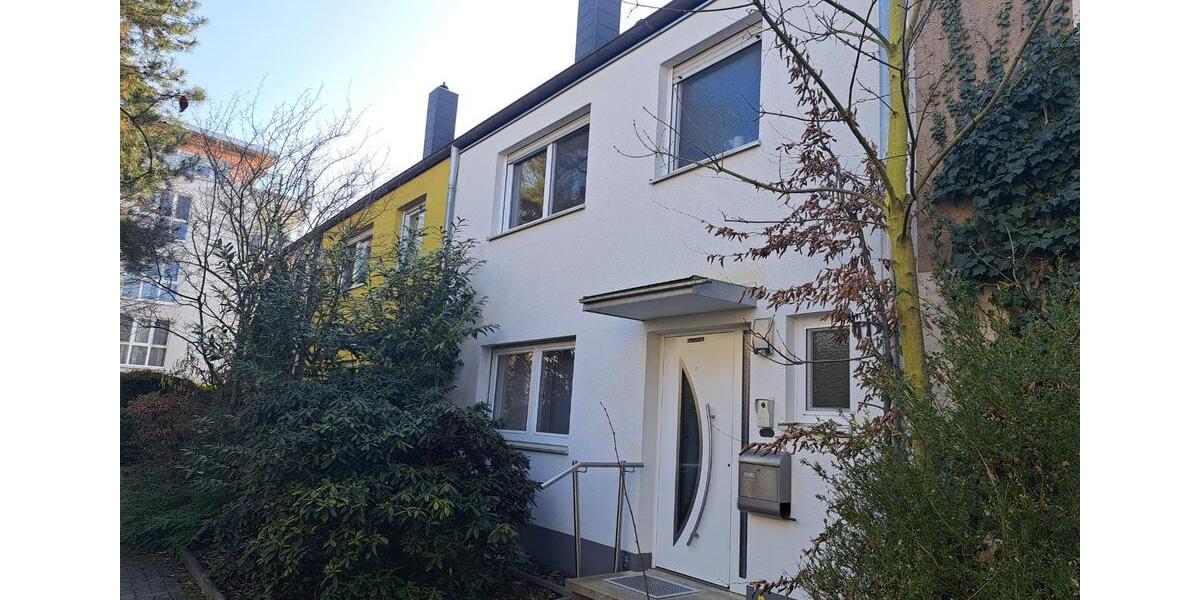 Reihenhaus Nürnberg Schnepfenreuth - 6 Zimmer, 150 m&sup2;, 2.180&euro; | Angebot:25408448