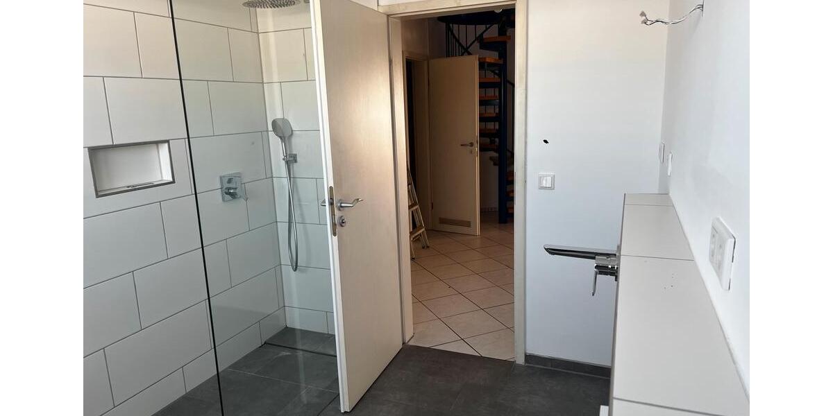 Exklusive, lichtdurchflutet Maisonettewohnung mit Südbalkon 2 zimmer
