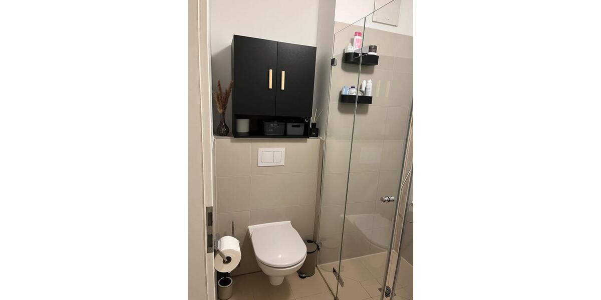 Möbilierte 1,5 Zi Neubau Whg mit EBK, Balkon u Tiefgarage 1.5 zimmer