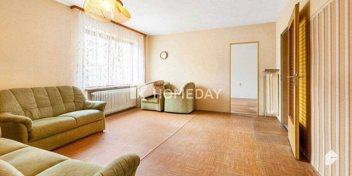 Attraktives Zweifamilienhaus mit 8 Zimmern, EBK und Garage in ruhiger Lage von Nürnberg 8 zimmer