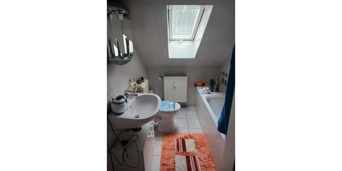 Dachgeschoßwohnung Roth - 2 Zimmer, 60 m&sup2;, 600&euro; | Angebot:26400490