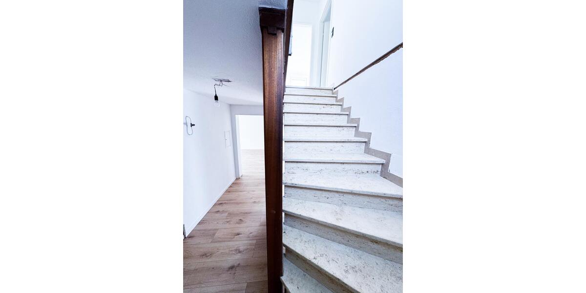 Bungalow Schwabach - 6 Zimmer, 130 m&sup2;, 1.750&euro; | Angebot:27614212