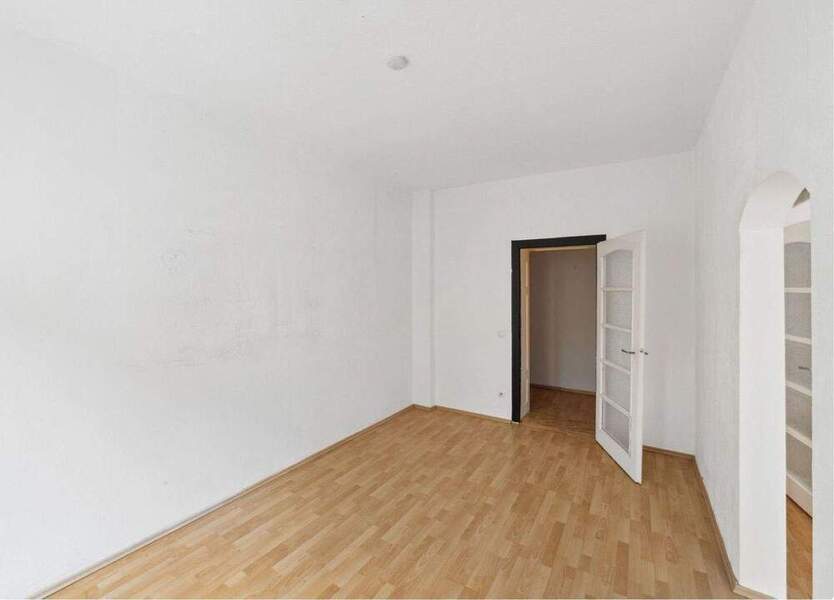 Nordstadt & mit Balkon! Freie und helle 3,5-Zimmer-Wohnung im 3.OG, neue Böden & Bad! Ruhige und zentrale Lage