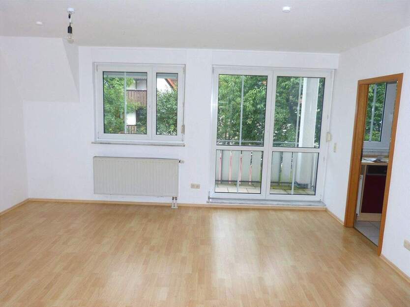 Moderne, schicke und gemütliche 3-Zimmer-Maisonettewohnung mit Einbauküche und Balkon in grüner ruhiger Lage in Weisendorf 3 zimmer