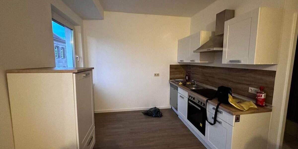 Moderne 1-Zimmer Wohnung mit Teilmöblierung in Stein (90547) zimmer