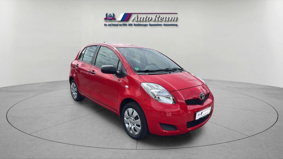 Toyota Yaris 174.000 km 2.990 € Nürnberg 90431