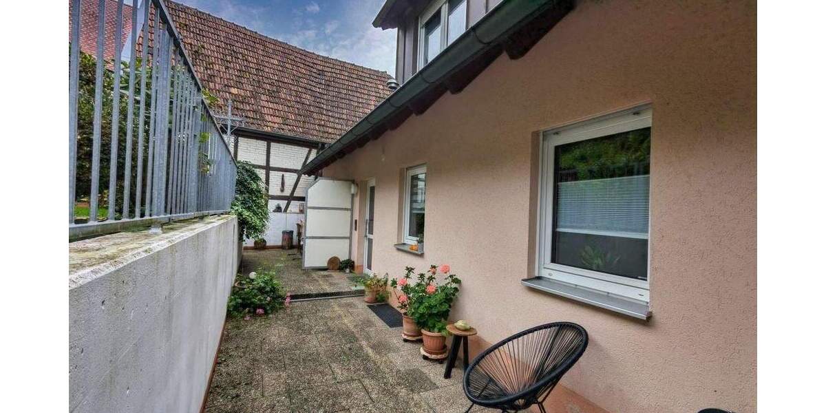 Mehrfamilienhaus, Wohnhaus Roßtal - 7 Zimmer, 183 m&sup2;, 555.000&euro; | Angebot:25227903