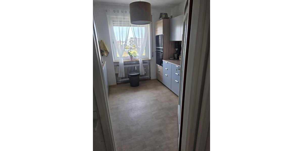 Etagenwohnung Nürnberg Hasenbuck - 3 Zimmer, 74 m&sup2;, 990&euro; | Angebot:26534521