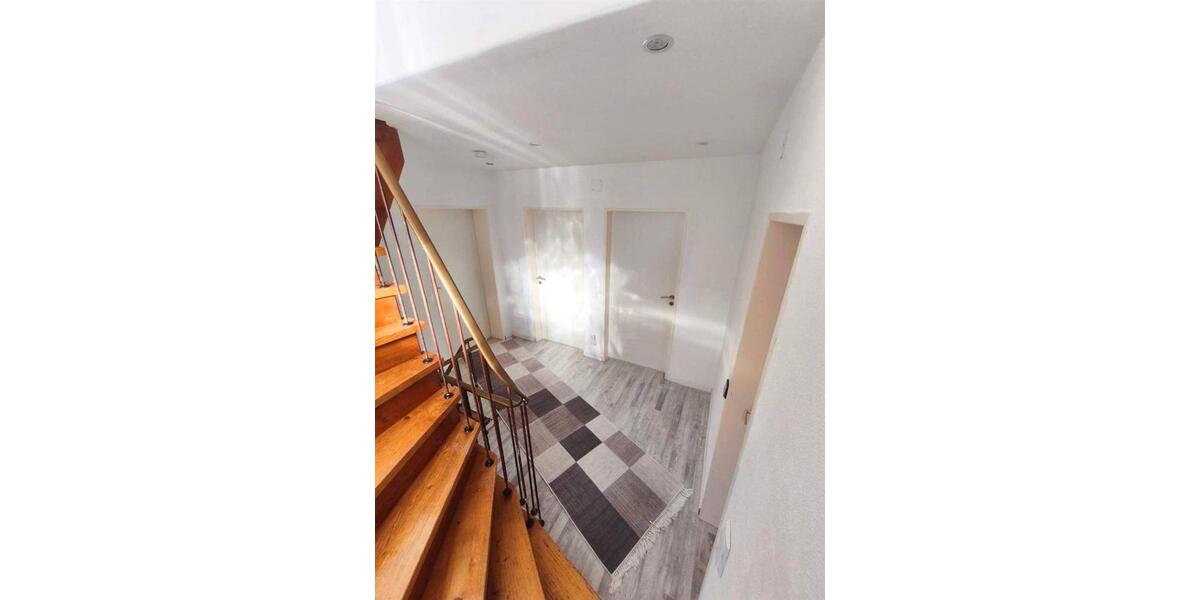 Reihenhaus Zirndorf - 6 Zimmer, 144 m&sup2;, 600.000&euro; | Angebot:27209548