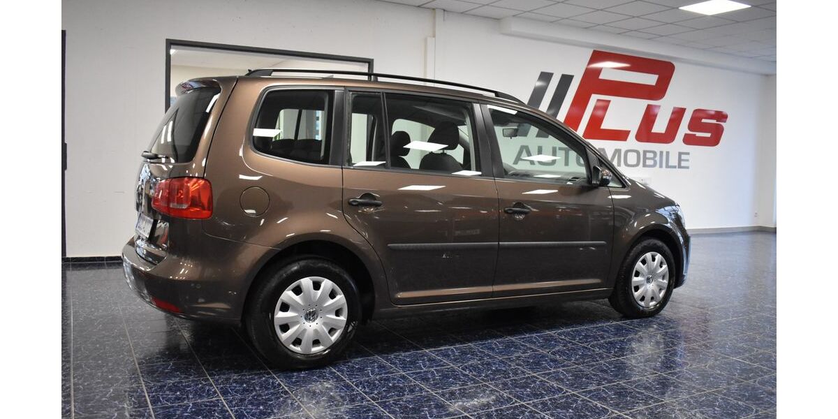 VW Touran 166.400 km 8.880 &euro; Nürnberg 90431