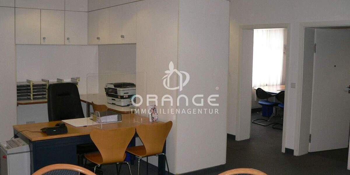 -RESERVIERT- ***TOP:Erstbezug nach Renovierung: Ladenfläche,Ergotherapie Physiotherapie auf 154 QM+KFZ-Stellplätze 4 zimmer