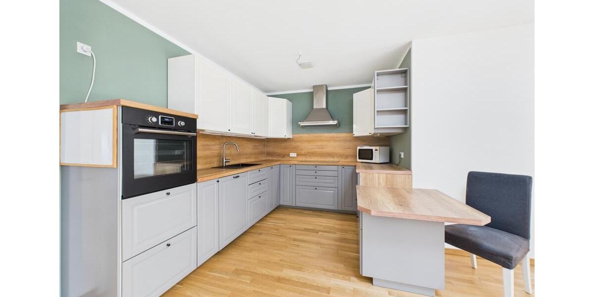 Große komfort Wohnung mit EBK und eigener ca. 25m² großer Dachterrasse 5 zimmer