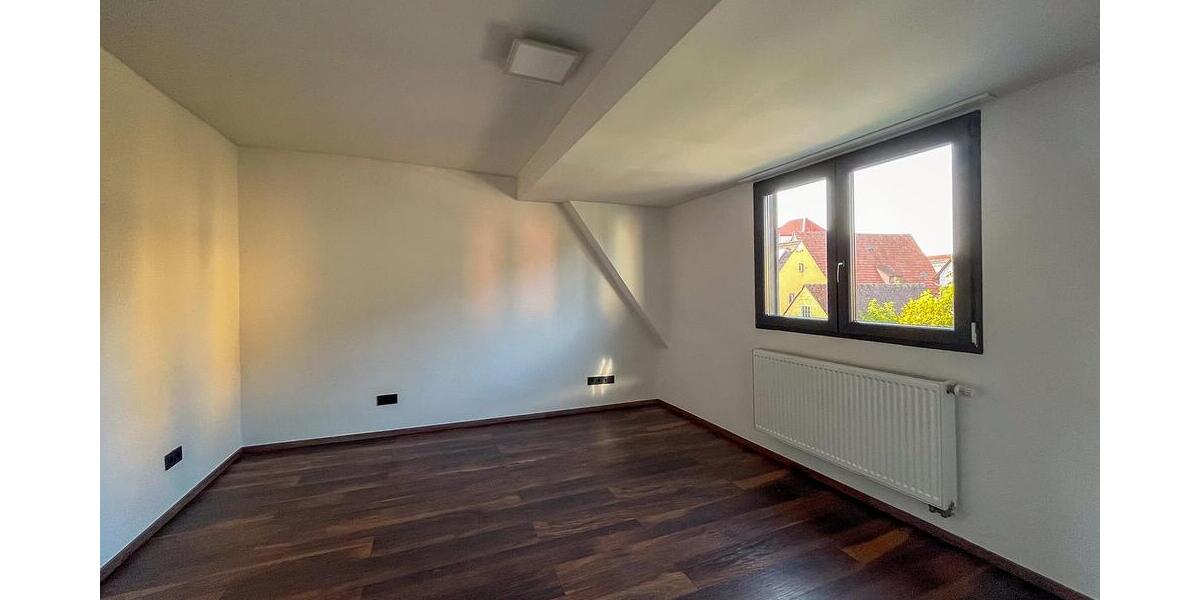 Überwiegend saniertes Doppelhaus in ruhiger Lage! - Doppelhaus Neuendettelsau 10809571180 | Angebot:26364269