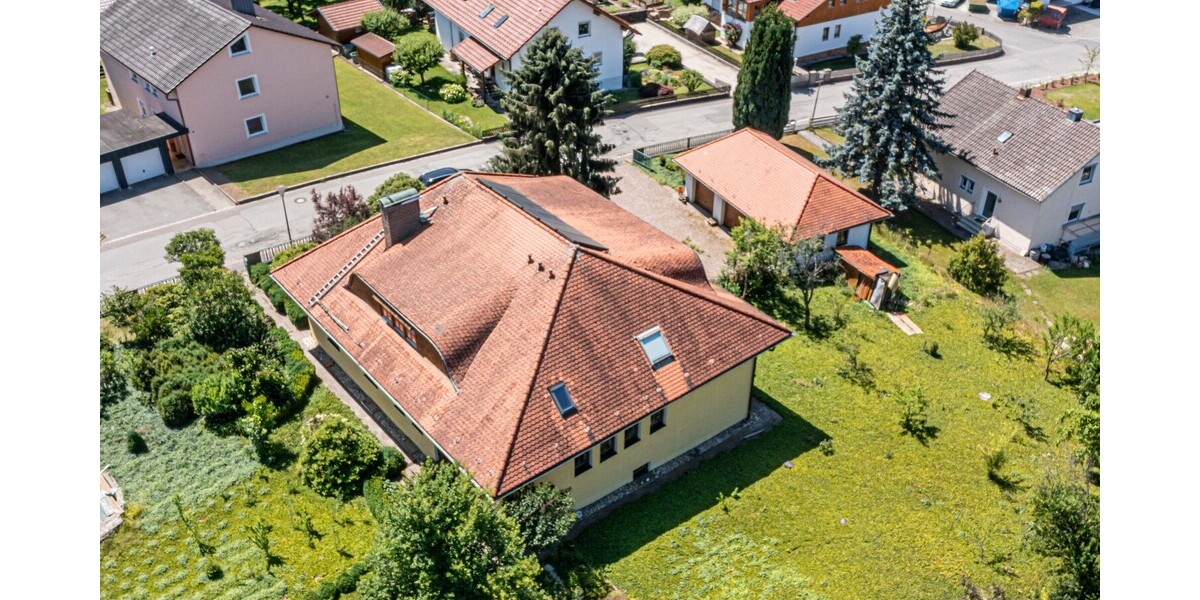 Ein Zuhause für Generationen. Ein Grundstück voller Möglichkeiten. - Zweifamilienhaus Kötzting | Angebot:27180000