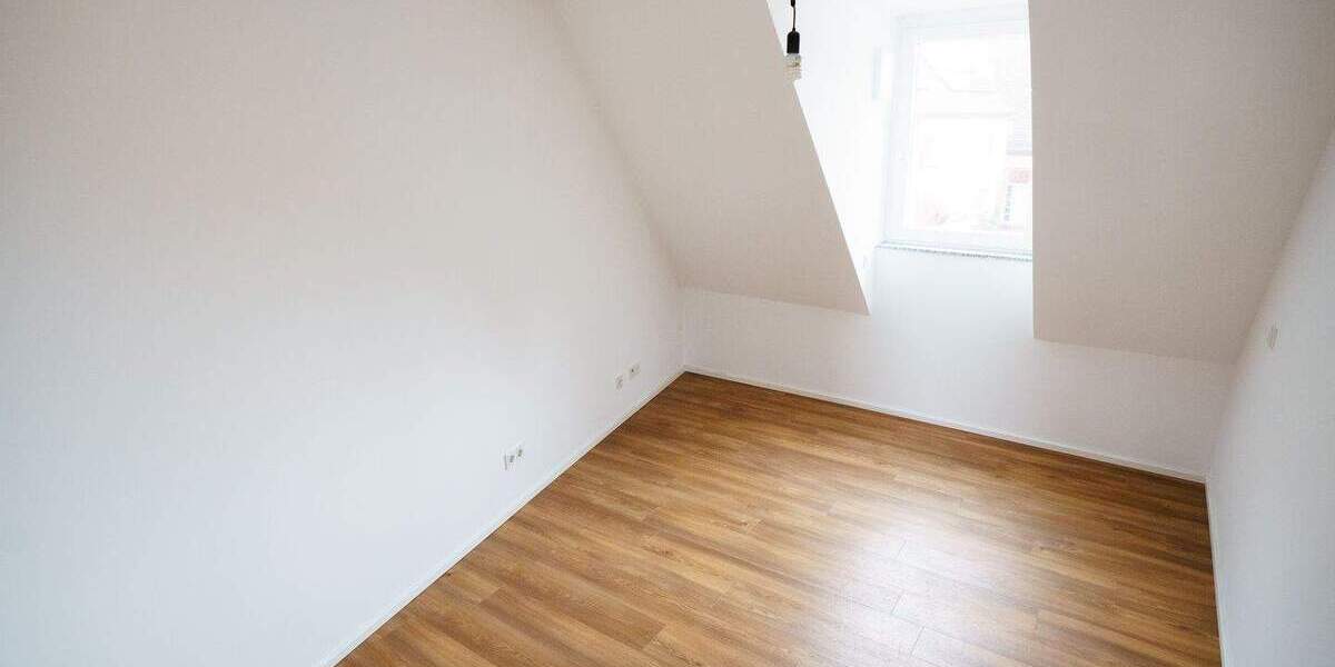 Etagenwohnung Erlangen Bruck - 3 Zimmer, 100 m&sup2;, 1.390&euro; | Angebot:25799717