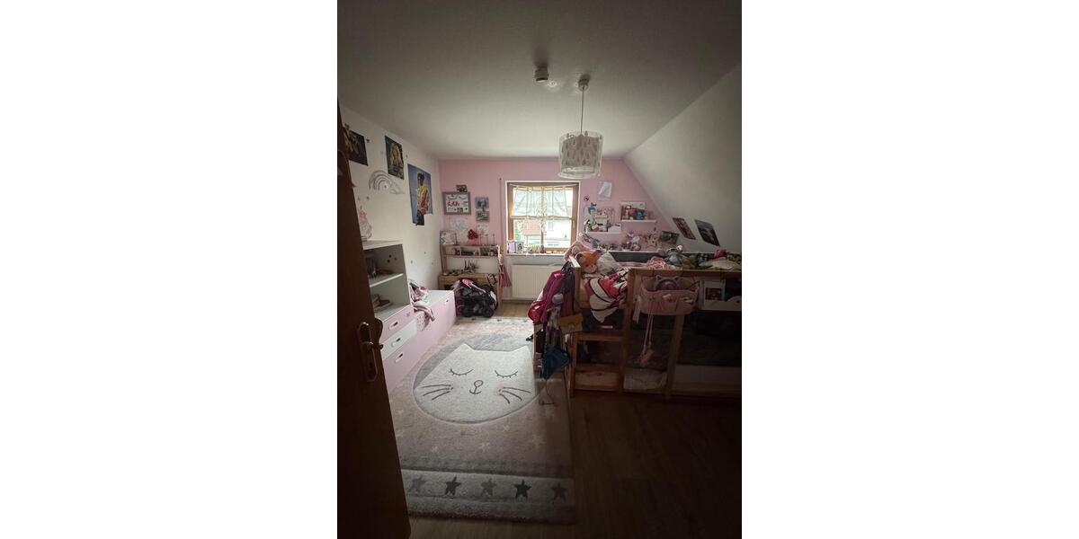 Etagenwohnung Zirndorf - 3 Zimmer, 80 m&sup2;, 850&euro; | Angebot:25546034