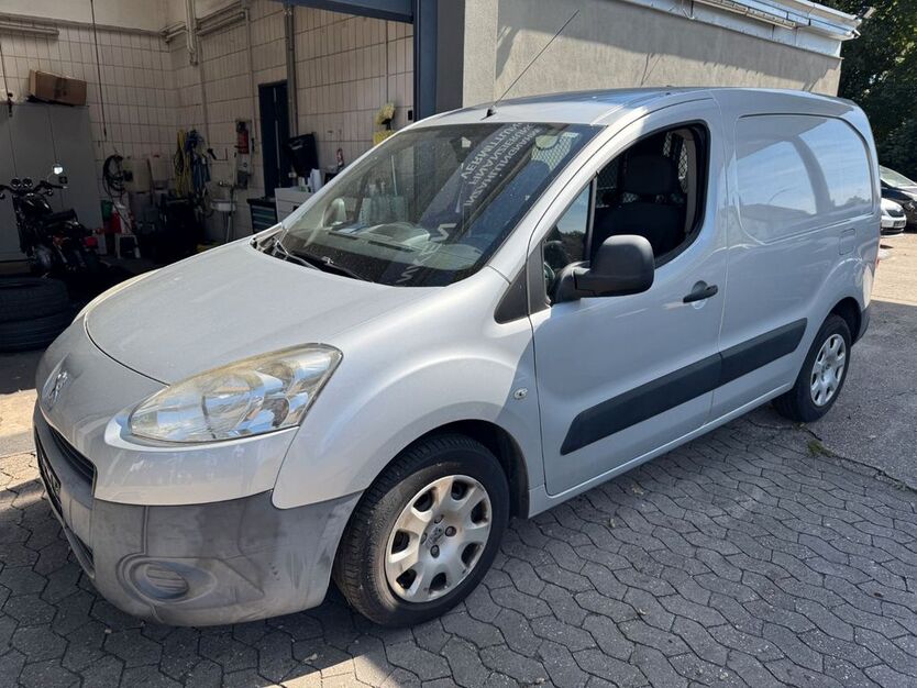 Peugeot Partner 158.000 km 4.950 € Nürnberg 90453