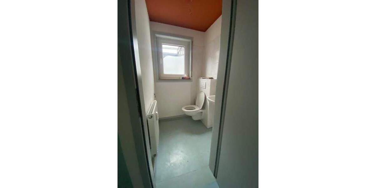 Gewerbeobjekt Nürnberg Langwasser - 6 Zimmer, 125 m&sup2;, 1.250&euro; | Angebot:24594270