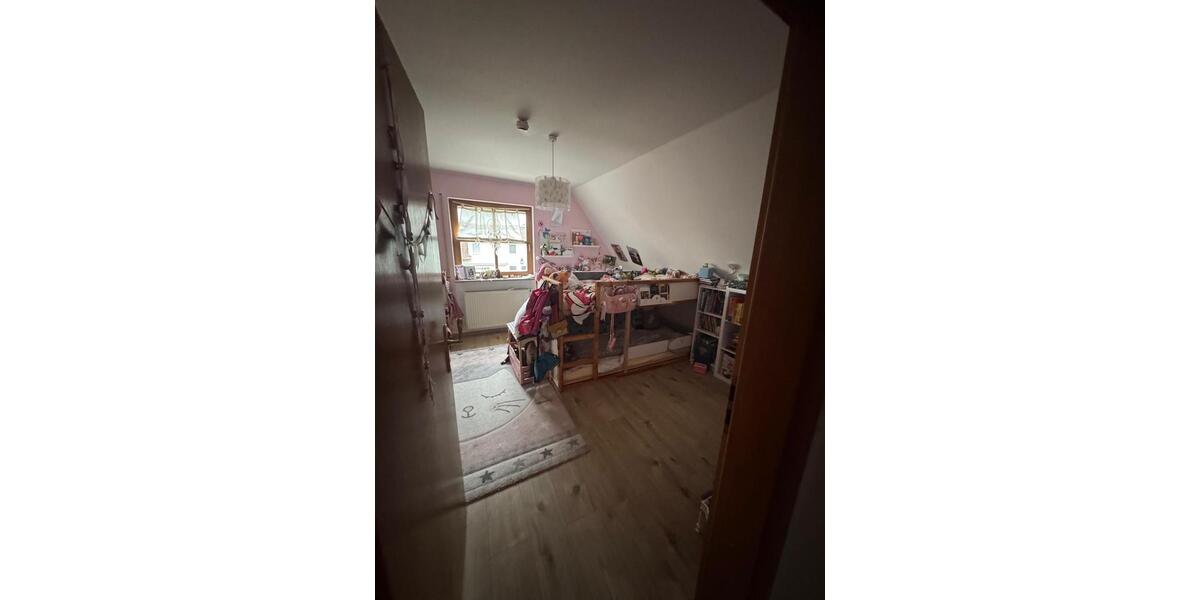 Etagenwohnung Zirndorf - 3 Zimmer, 80 m&sup2;, 850&euro; | Angebot:25546034