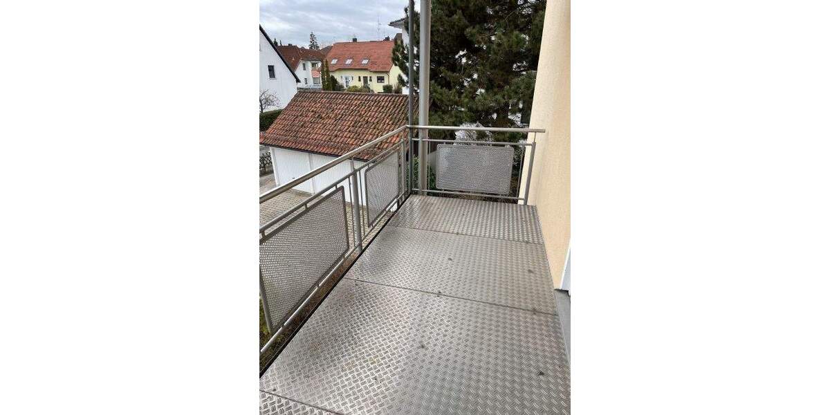 Etagenwohnung Heroldsberg - 4 Zimmer, 105 m&sup2;, 1.100&euro; | Angebot:25780664