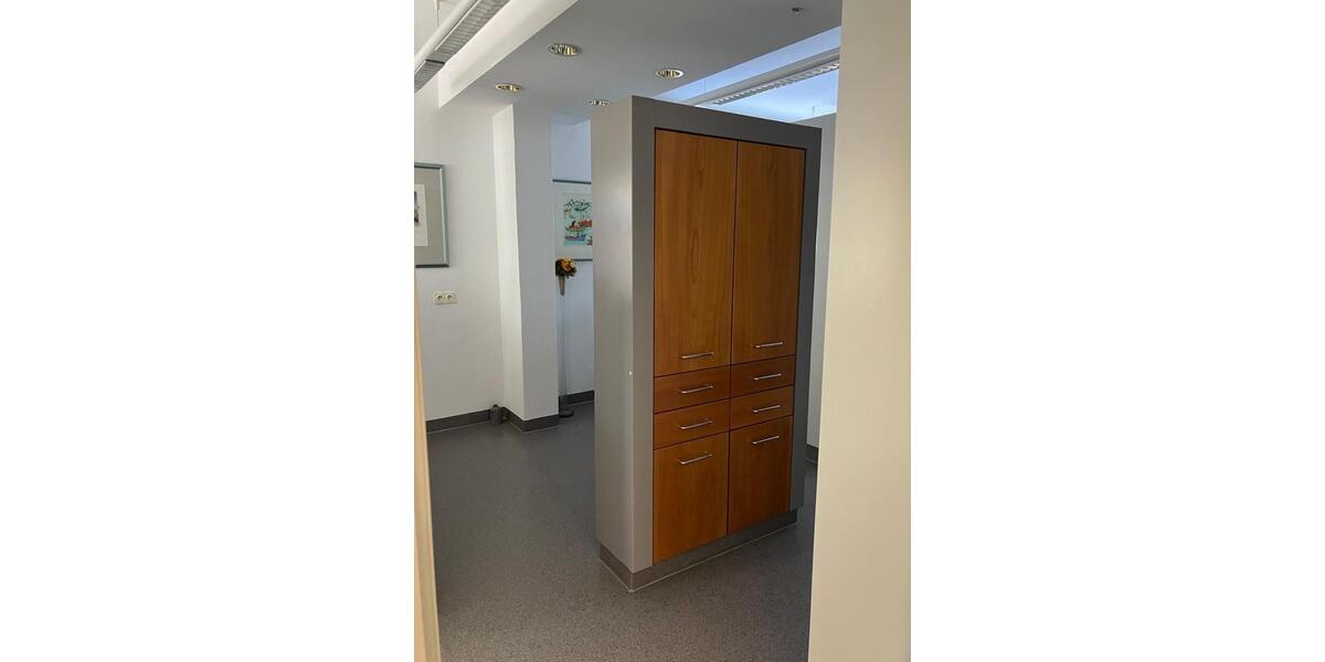 Praxis-Gewerberäume ca. 100 m² – zentrale Lage – ab sofort zimmer