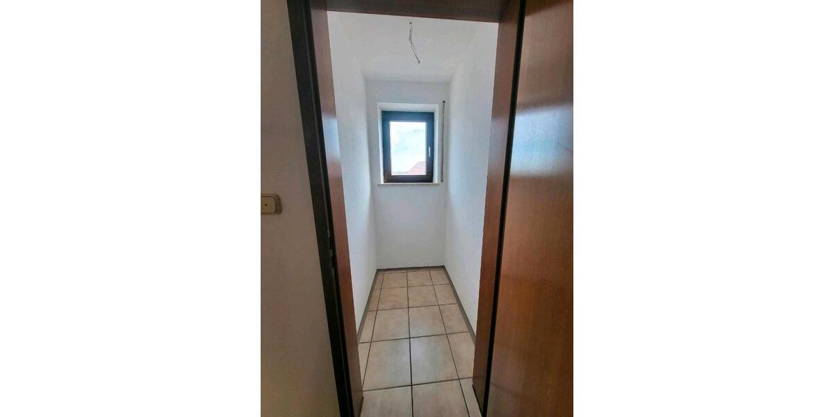 Dachgeschoßwohnung Nürnberg Gibitzenhof - 3.5 Zimmer, 100 m&sup2;, 900&euro; | Angebot:26416477