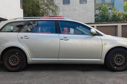Toyota Avensis 180.000 km 2.299 &euro; Nürnberg 90408